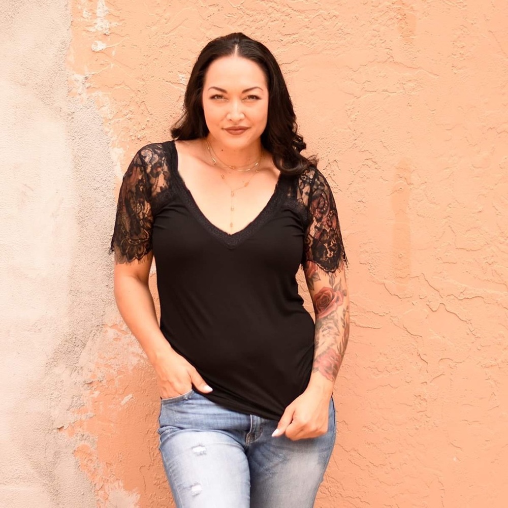 Black Lace Raglan Tee - Picture 3 of 4